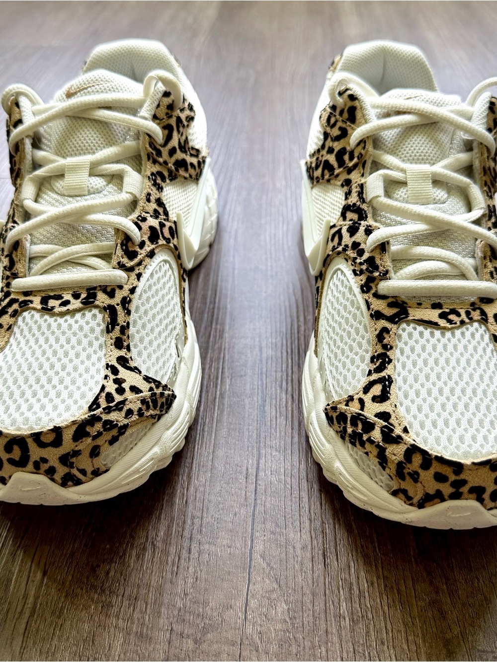 Nike V5 RNR Suede Leopard IR5823-133 Women’s Size 9 - Picture 2 of 9